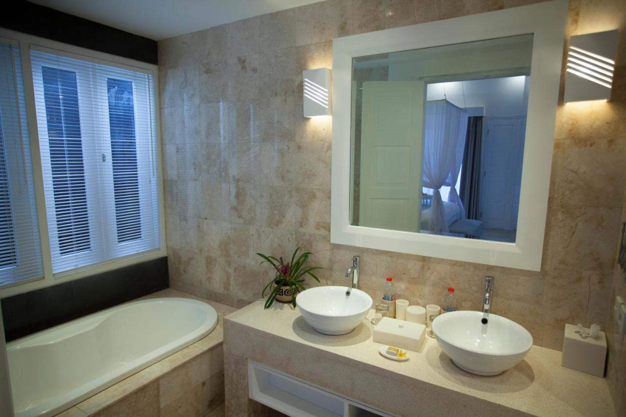 Lakshmi Luxury Villas, Walk To The Beach And Seminyak Shopping Exterior photo